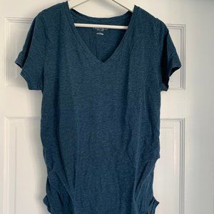 Lot of 4 LG Liz Lange v-neck maternity t-shirts